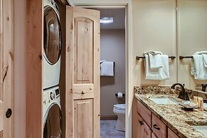 Few Minutes From Ski Resorts, Shuttle, Garage, And Beautiful Views! 2 