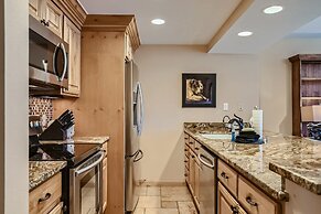 Few Minutes From Ski Resorts, Shuttle, Garage, And Beautiful Views! 2 