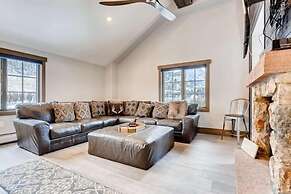 Experience Modern Relaxation & Luxury At Its Best! 2 Bedroom Condo by 