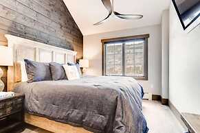 Experience Modern Relaxation & Luxury At Its Best! 2 Bedroom Condo by 