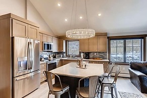 Experience Modern Relaxation & Luxury At Its Best! 2 Bedroom Condo by 