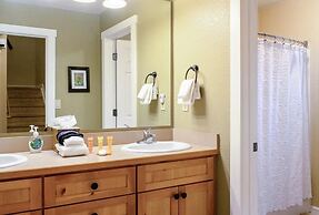 Fun And Relaxation In A Mountain Vacation Getaway 3 Bedroom Home by Re