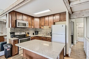 New Listing! Amazing Lake And Mountain Views At This Dillon Condo! 3 B