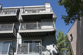 New Listing! Amazing Lake And Mountain Views At This Dillon Condo! 3 B