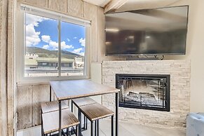 New Listing! Amazing Lake And Mountain Views At This Dillon Condo! 3 B