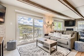 New Listing! Amazing Lake And Mountain Views At This Dillon Condo! 3 B