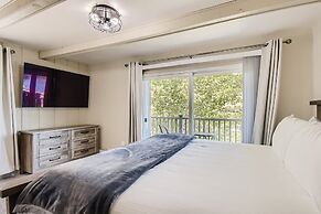 New Listing! Amazing Lake And Mountain Views At This Dillon Condo! 3 B