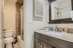 New Listing! Amazing Lake And Mountain Views At This Dillon Condo! 3 B