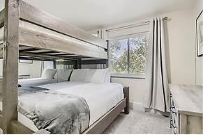 New Listing! Amazing Lake And Mountain Views At This Dillon Condo! 3 B