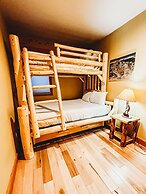 Great Location, Close To Keystone Resort, Outdoor Hot Tubs & Private D