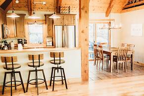 Great Location, Close To Keystone Resort, Outdoor Hot Tubs & Private D