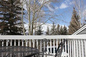 2 Bedroom PLATINUM Vacation Paradise! Hot Tub,Kick back in Style! 2 Ho