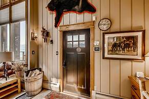 Epic Lake And Mountain Views From This Private Home! 6 Bedroom Home by