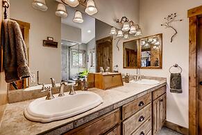 Epic Lake And Mountain Views From This Private Home! 6 Bedroom Home by