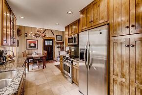 Epic Lake And Mountain Views From This Private Home! 6 Bedroom Home by