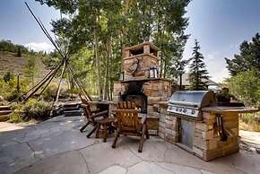 Epic Lake And Mountain Views From This Private Home! 6 Bedroom Home by