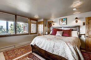 Epic Lake And Mountain Views From This Private Home! 6 Bedroom Home by