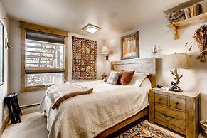 Epic Lake And Mountain Views From This Private Home! 6 Bedroom Home by