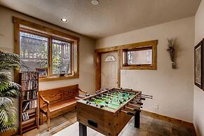 Epic Lake And Mountain Views From This Private Home! 6 Bedroom Home by