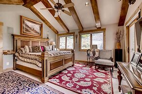 Epic Lake And Mountain Views From This Private Home! 6 Bedroom Home by