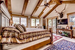 Epic Lake And Mountain Views From This Private Home! 6 Bedroom Home by