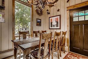 Epic Lake And Mountain Views From This Private Home! 6 Bedroom Home by