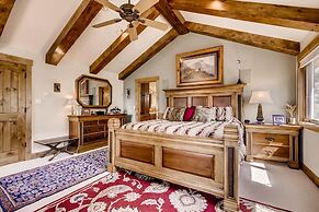 Epic Lake And Mountain Views From This Private Home! 6 Bedroom Home by