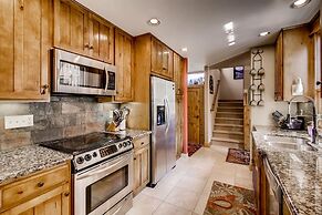 Epic Lake And Mountain Views From This Private Home! 6 Bedroom Home by