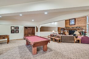 Private Hot Tub,clubhouse Access, Close To Slopes 4 Bedroom Home by Re