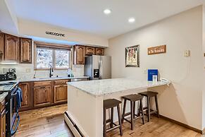 Private Hot Tub,clubhouse Access, Close To Slopes 4 Bedroom Home by Re