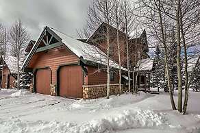 Private Hot Tub, Mountainscape Chalet! Family Paradise! 2 Bedroom Home