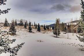 Private Hot Tub, Mountainscape Chalet! Family Paradise! 2 Bedroom Home