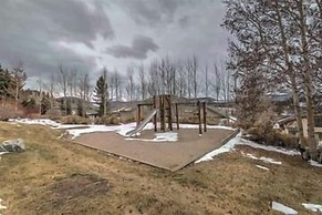 2bedroom+Loft Private Entry, Lake Views, Amazing Location, Near all Sk