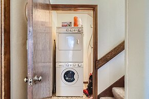 2bedroom+Loft Private Entry, Lake Views, Amazing Location, Near all Sk