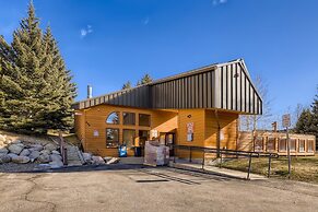 2bedroom+Loft Private Entry, Lake Views, Amazing Location, Near all Sk