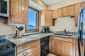 2bedroom+Loft Private Entry, Lake Views, Amazing Location, Near all Sk