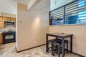 2bedroom+Loft Private Entry, Lake Views, Amazing Location, Near all Sk