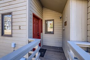 2bedroom+Loft Private Entry, Lake Views, Amazing Location, Near all Sk