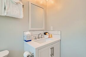 2bedroom+Loft Private Entry, Lake Views, Amazing Location, Near all Sk