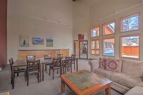 2bedroom+Loft Private Entry, Lake Views, Amazing Location, Near all Sk
