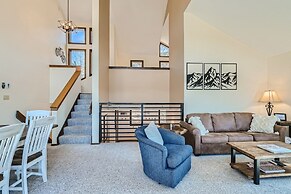 2bedroom+Loft Private Entry, Lake Views, Amazing Location, Near all Sk