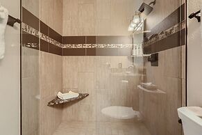 New Listing! Beautiful Frisco Condo With Lake Views! 2 Bedroom Condo b