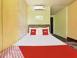 OYO 90708 D'kuala Waterfront Chalet & Boat Charters