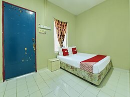 OYO 90708 D'kuala Waterfront Chalet & Boat Charters