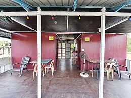 OYO 90708 D'kuala Waterfront Chalet & Boat Charters