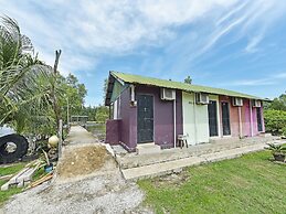 OYO 90708 D'kuala Waterfront Chalet & Boat Charters