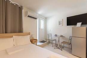 Athens Plaka Family Suites