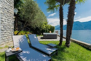 Sala Comacina Villas