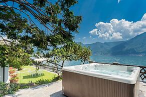 Sala Comacina Villas