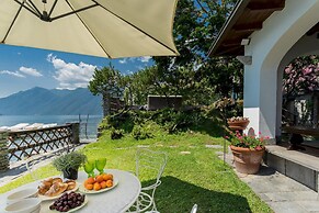 Sala Comacina Villas